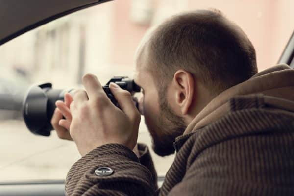 Learn more about private investigator surveillance with our tips and tricks.
