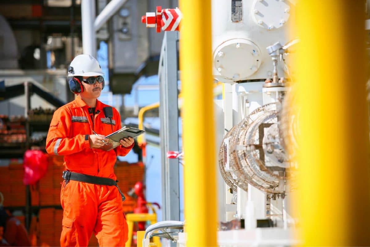 Top 30 Aramco Interview Questions and Answers by How2Become