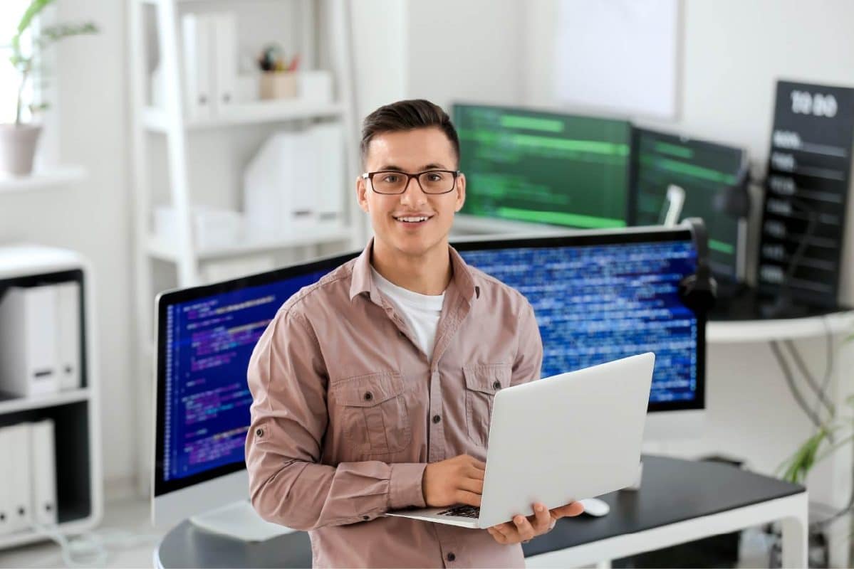 Top 30 Data Engineer Interview Questions and Answers by How2Become